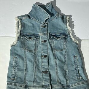 Wrangler Light Wash Frayed Sleeve Denim Vest - Women Size M